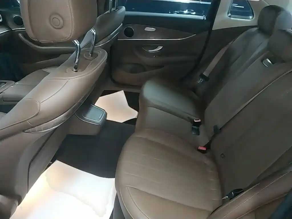Mercedes-Benz E-Class New Energy 2022 Facelift E 350 e L Plug-in Hybrid Sedan фото 17
