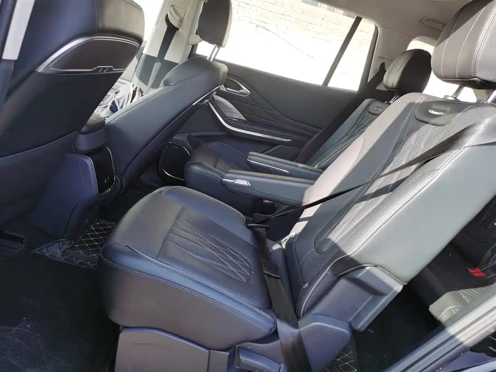 Hongqi HS7 PHEV 2024 2.0T PHEV 4WD Flagship Edition 6-seater фото 14