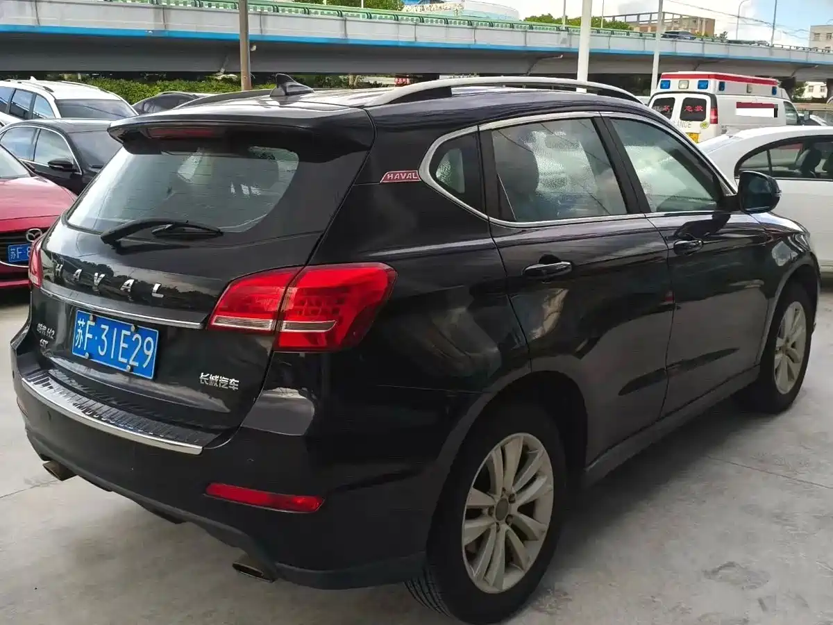 Photo 2 - Haval H2