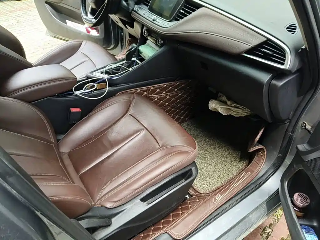 Photo 13 - Buick GL6