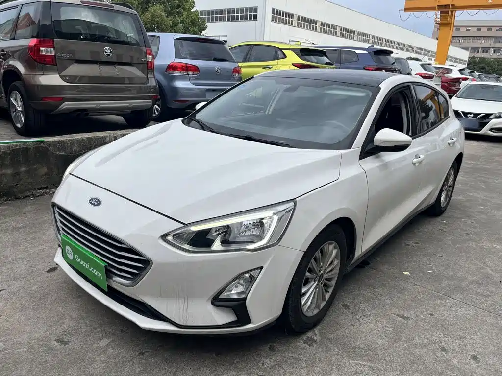 Фото 2 - Ford Focus