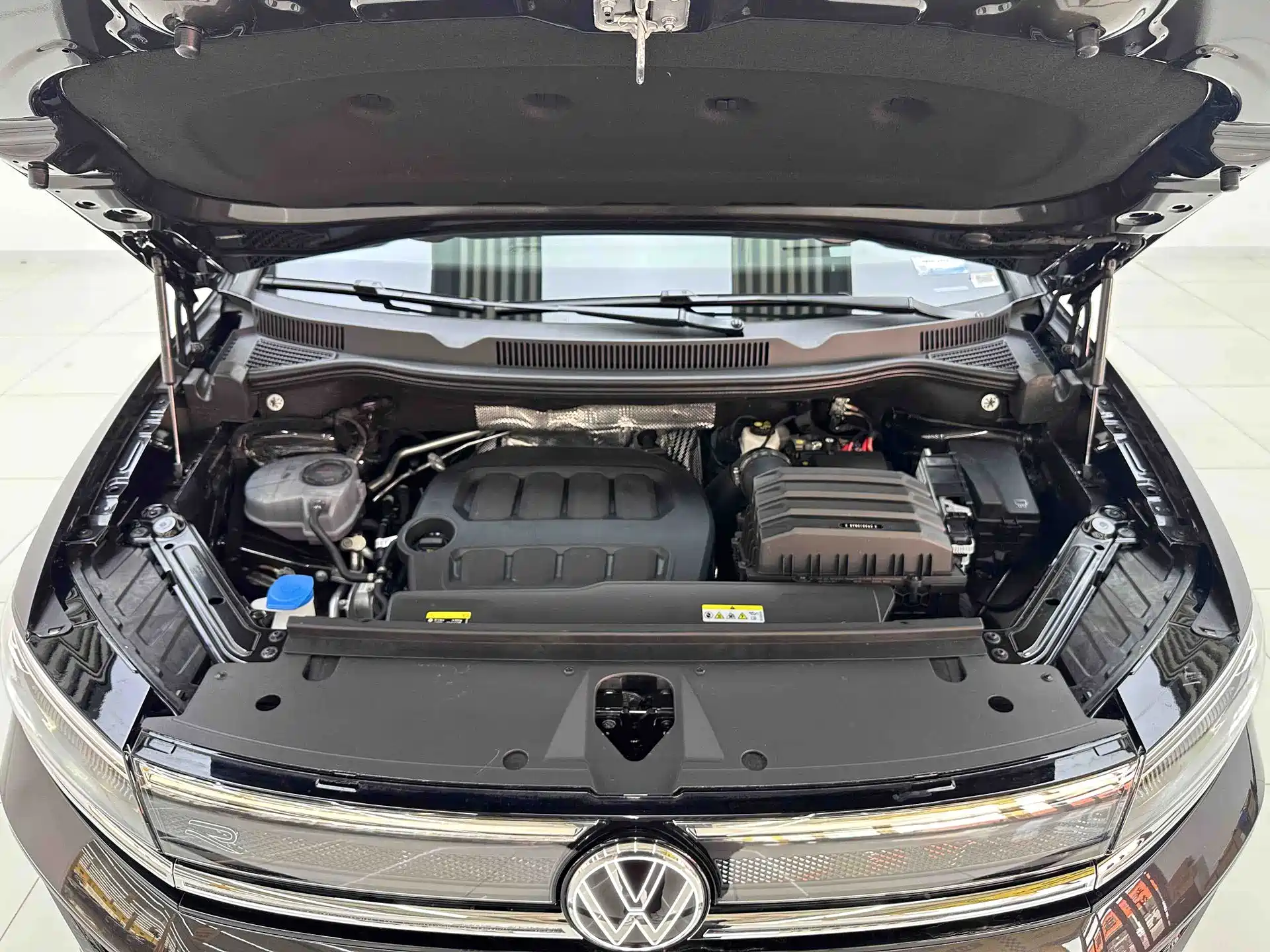 صورة 6 - Volkswagen Talagon