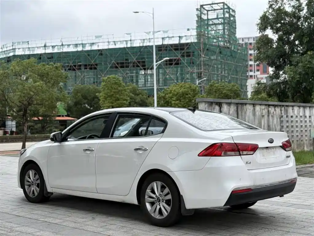 Kia K4 2014 1.8L Automatic GLS фото 7