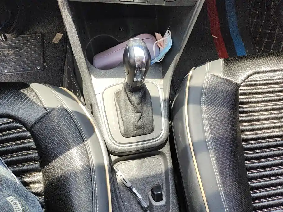 Volkswagen Polo 2016 1.4L Automatic Trend фото 16