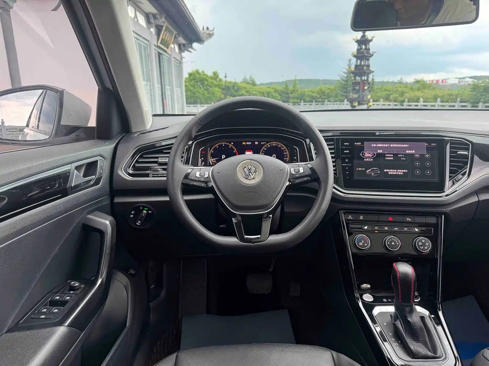 Фото 16 - Volkswagen T-ROC