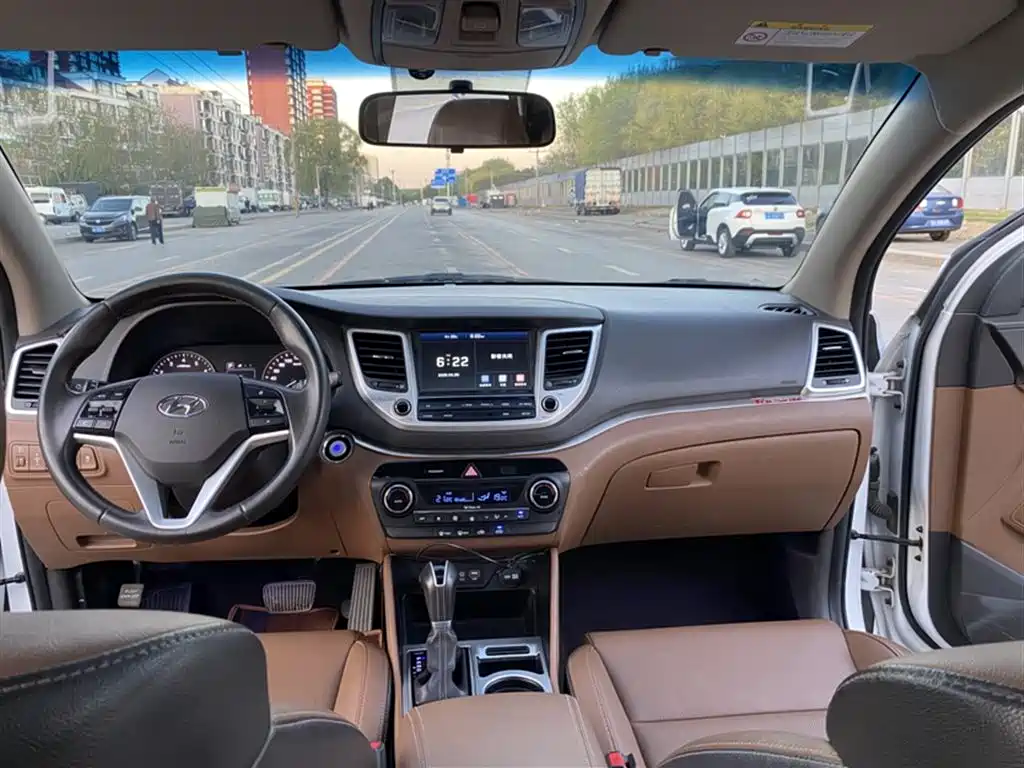 Hyundai Tucson 2015 1.6T Dual Clutch 2WD Smart фото 10