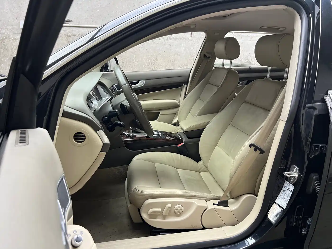 Фото 7 - Audi A6L