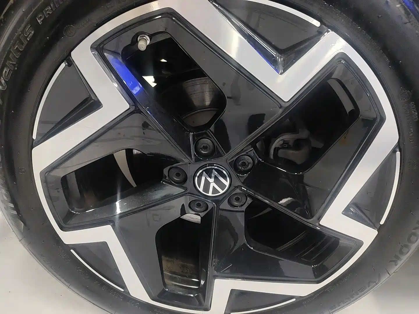 Фото 14 - Volkswagen Tiguan L