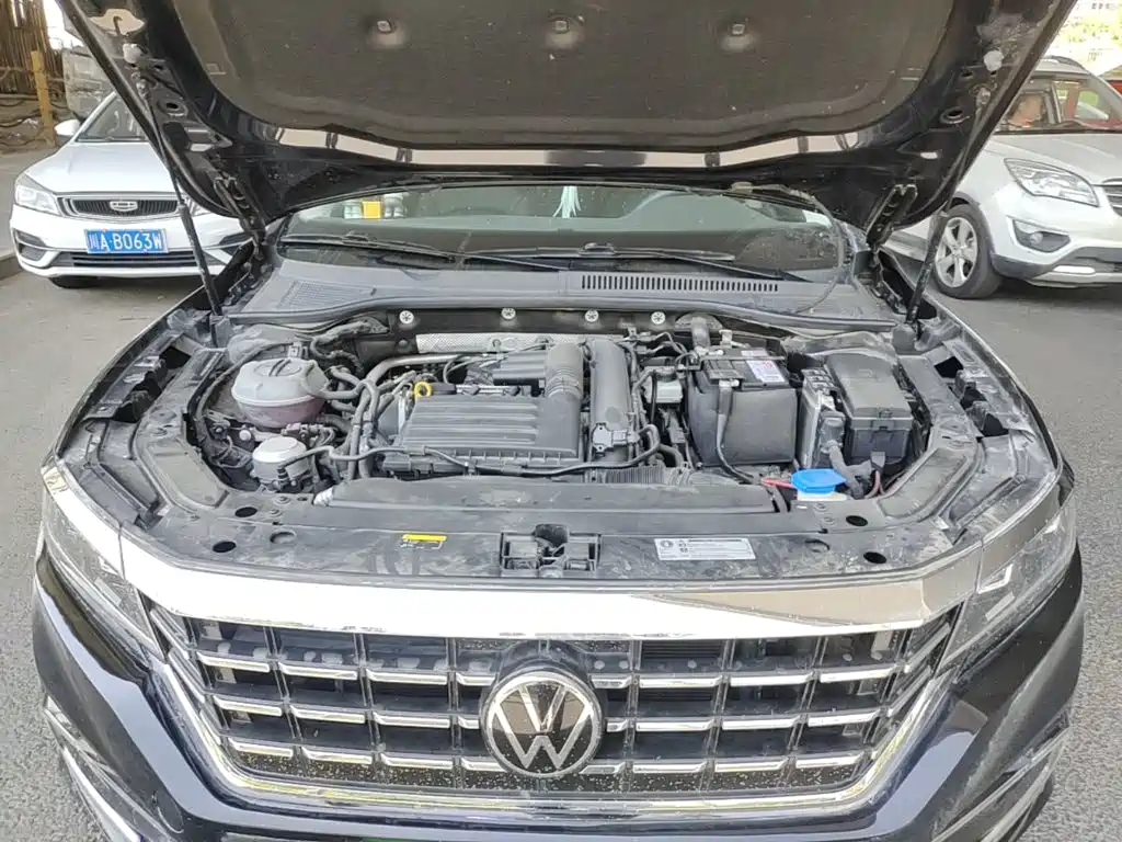VOLKSWAGEN PASSAT