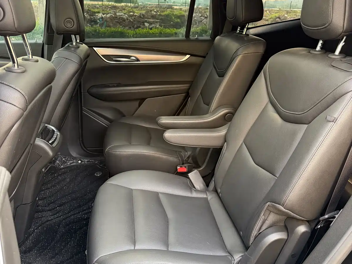 Cadillac XT6 2022 2.0T 6-Seater 4WD Trend Edition фото 9