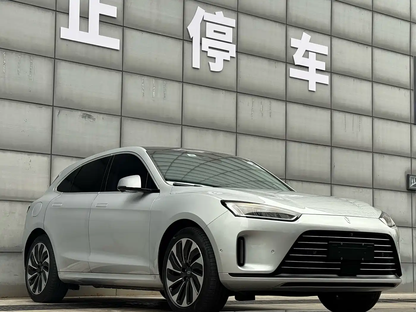 AITO Wenjie AITO M5 2022 2022 Extended Range AWD Performance Edition