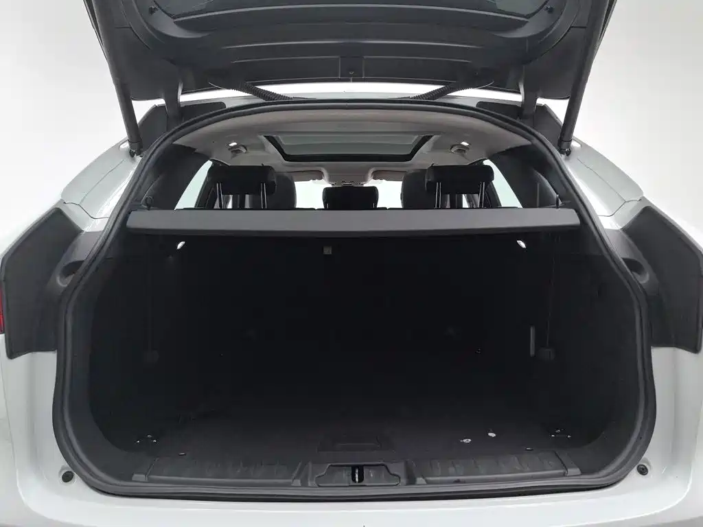 Photo 16 - Jaguar F-PACE