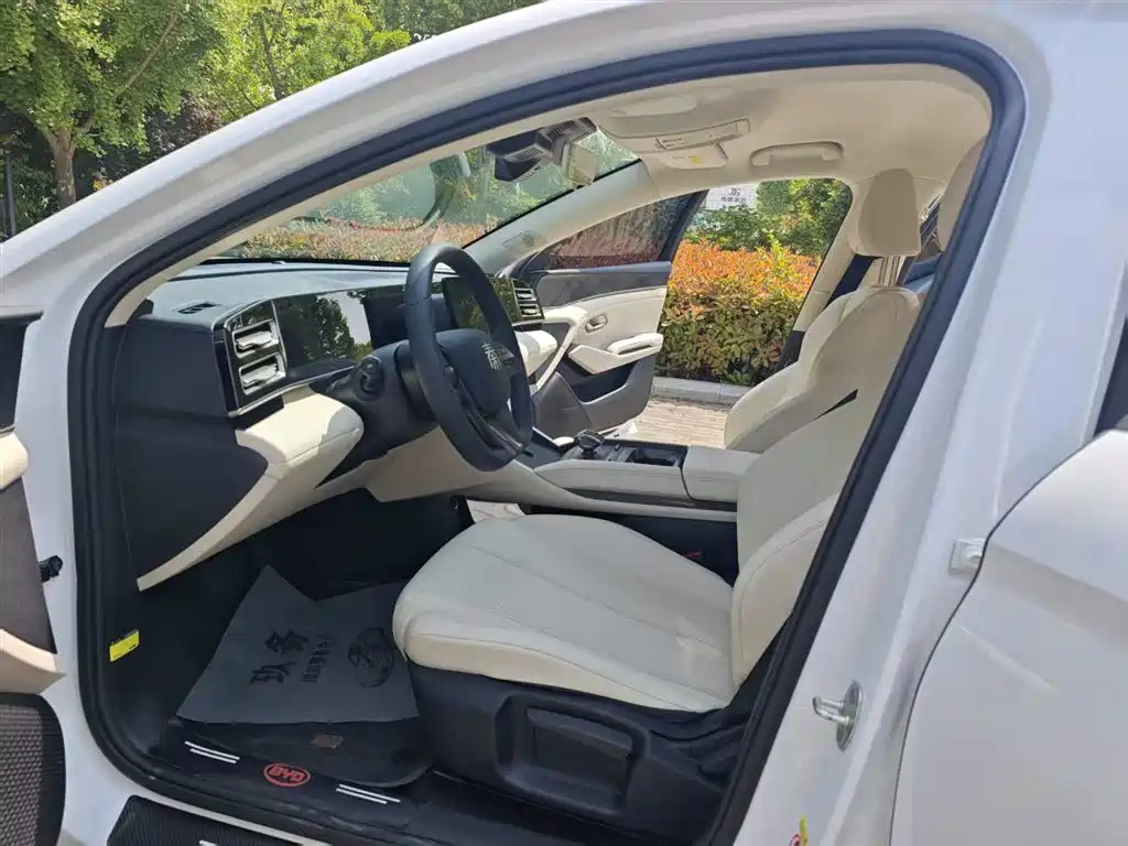 BYD Qin L 2025 DM-i Smart Drive Edition 80KM Leading фото 4