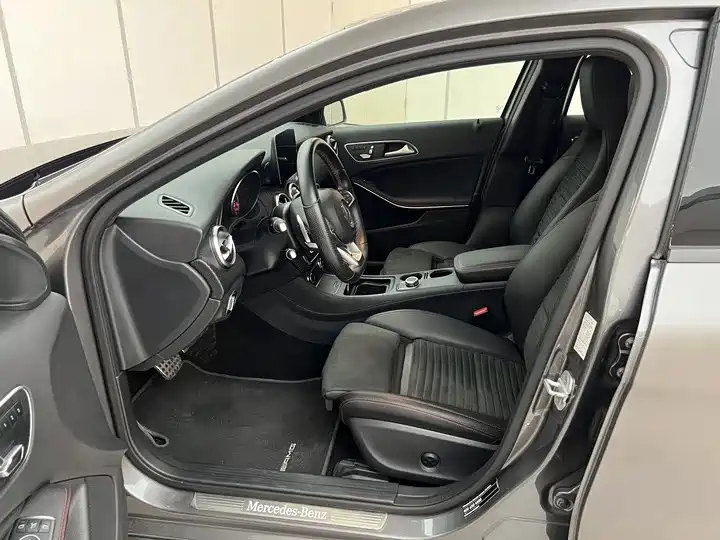 Mercedes-Benz A-Class (Import) 2016 A 200 Sport фото 6