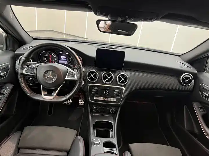 Mercedes-Benz A-Class (Import) 2016 A 200 Sport фото 8