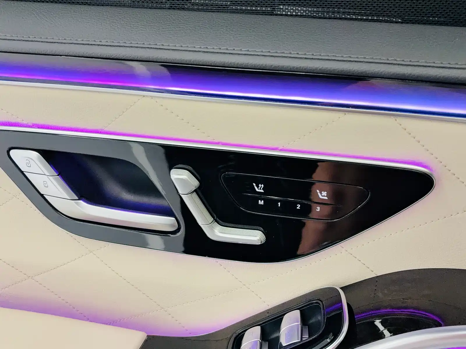 صورة 8 - Mercedes-Benz S-Class