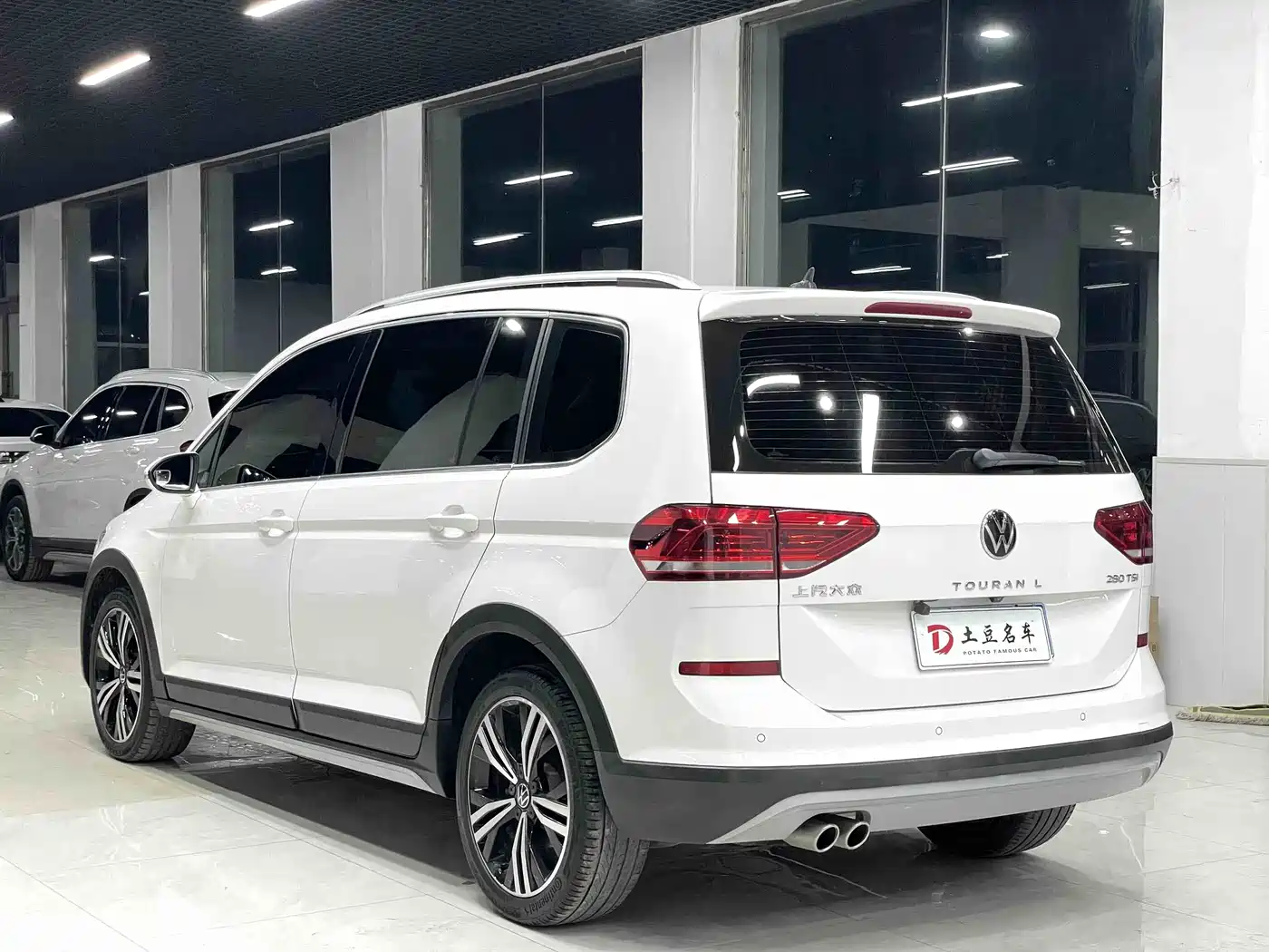 Volkswagen Touran 2021 Touran L 280TSI DSG Cross Edition 7-seater фото 6
