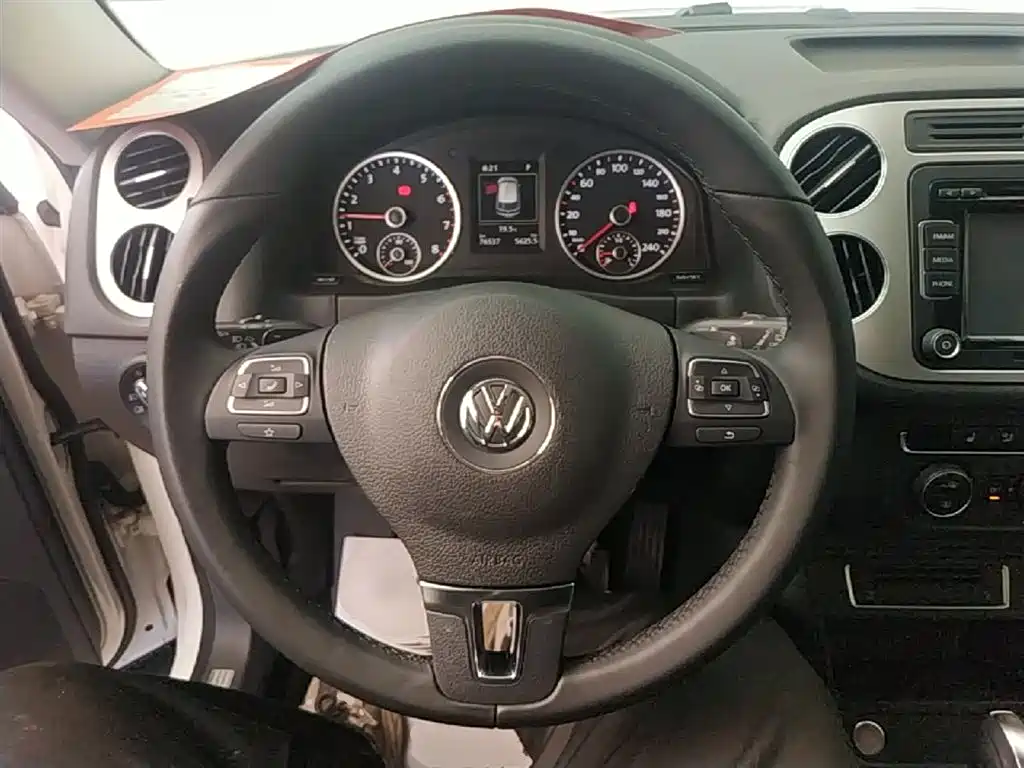 Volkswagen Tiguan 2015 1.8TSI Automatic 2WD Highline фото 11