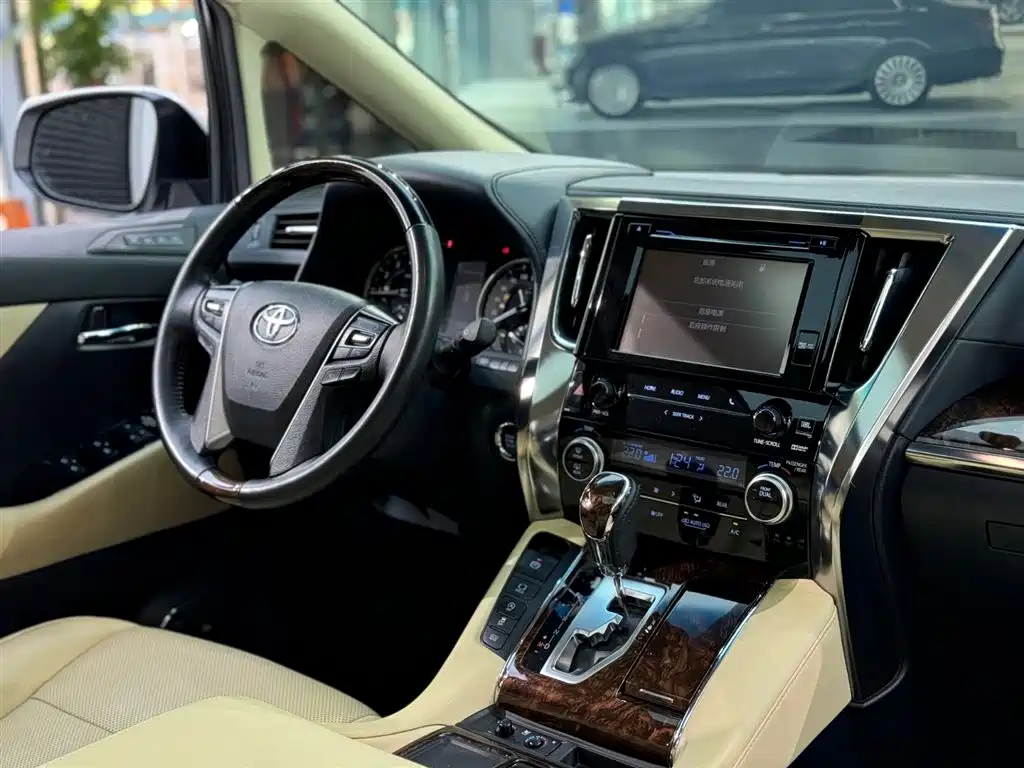 Toyota Alphard 2018 3.5L Luxury фото 7