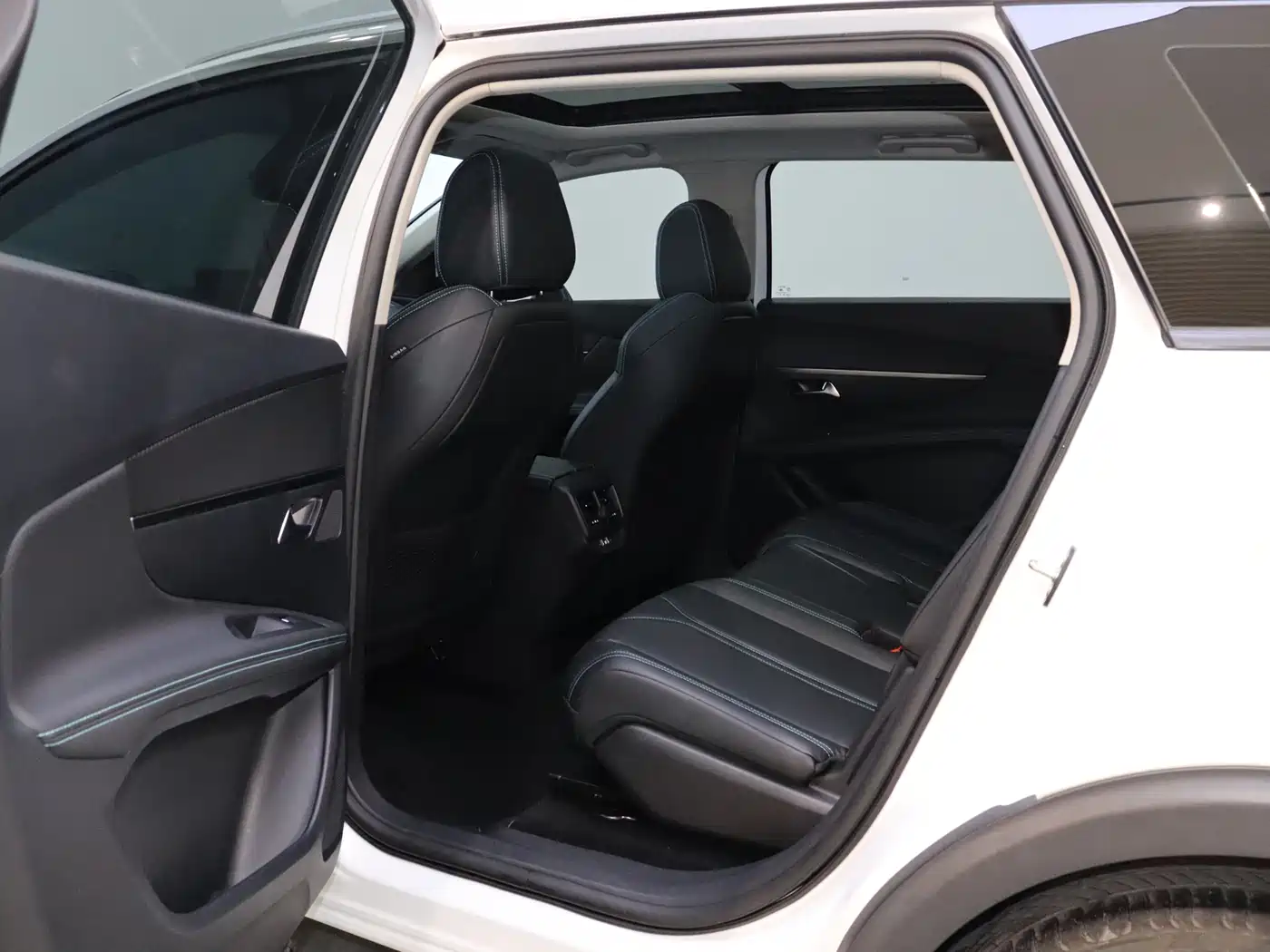 Peugeot 5008 2021 360THP 5-seater Performance Edition фото 15