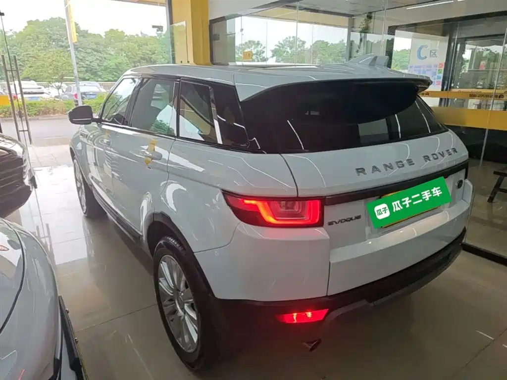 Land Rover Range Rover Evoque 2017 2.0T SE Smart Shine Edition фото 5