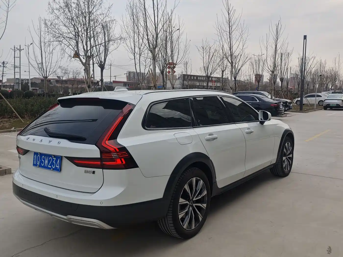 VOLVO V90