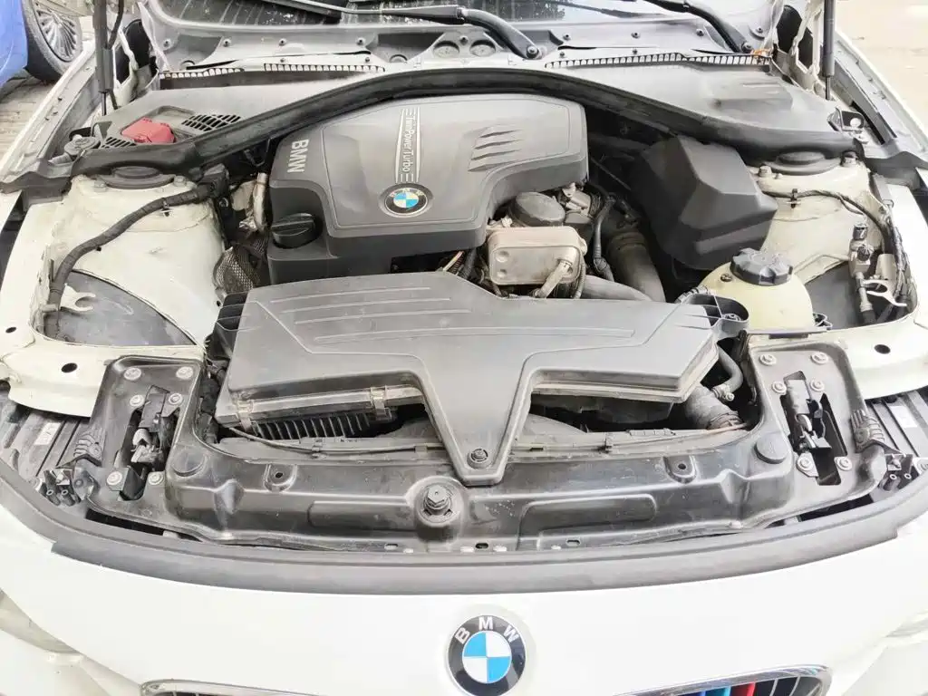 Photo 9 - BMW 3 Series