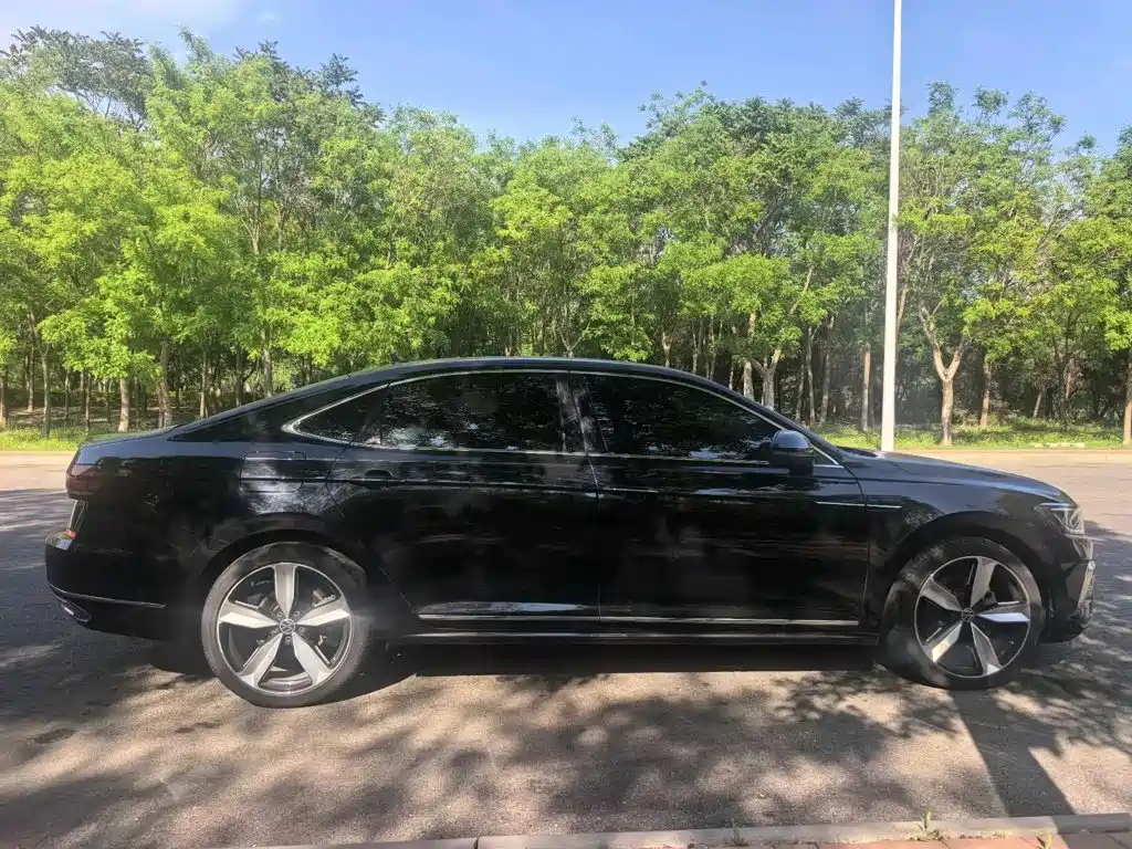 Photo 4 - Volkswagen Passat