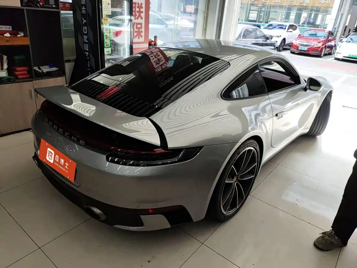 Фото 2 - Porsche 911
