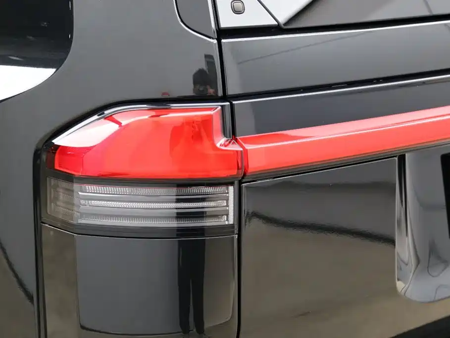 Photo 27 - Lexus GX