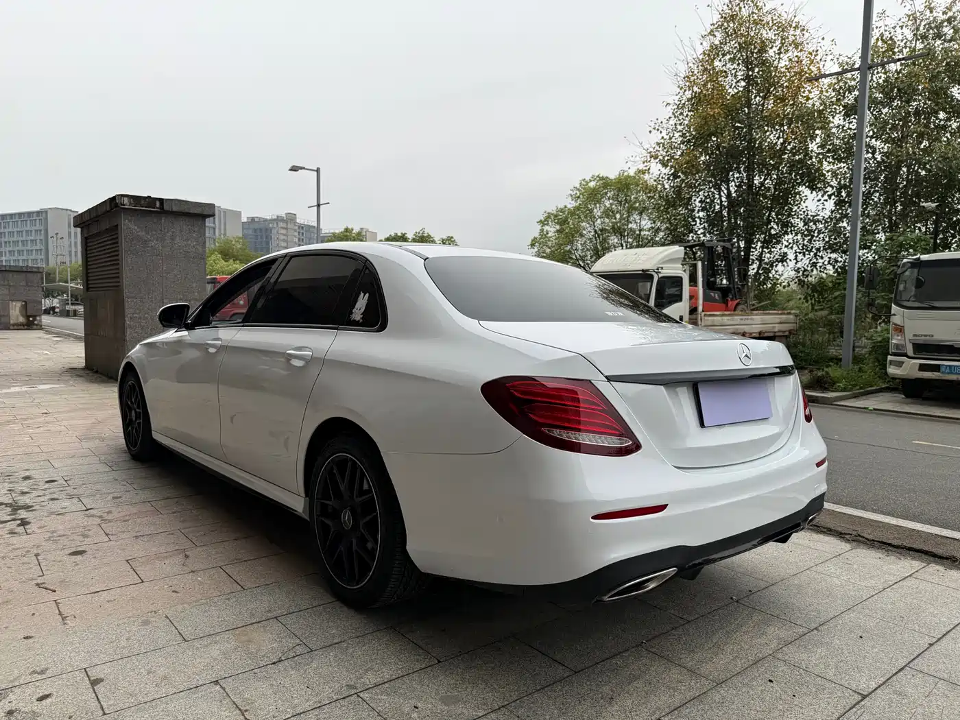 Mercedes-Benz E-Class 2018 E 200 L Sport фото 6