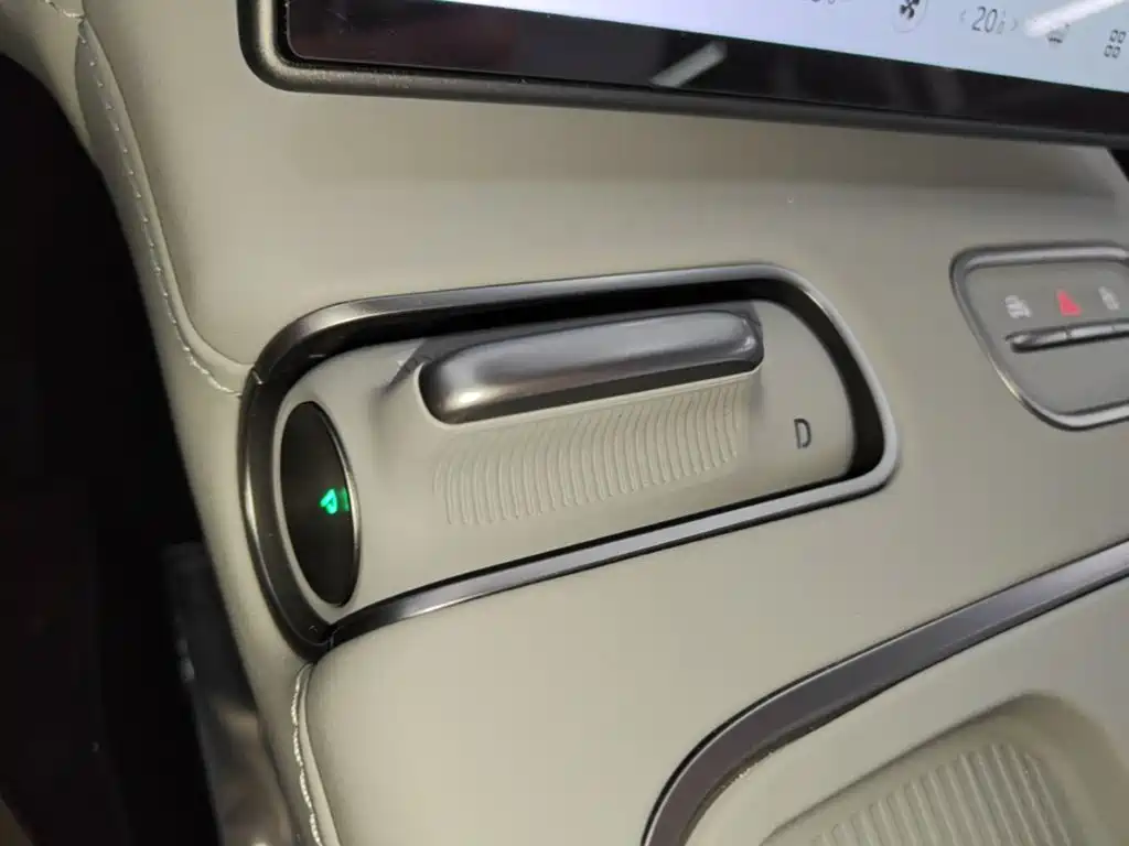Фото 14 - NIO ES6
