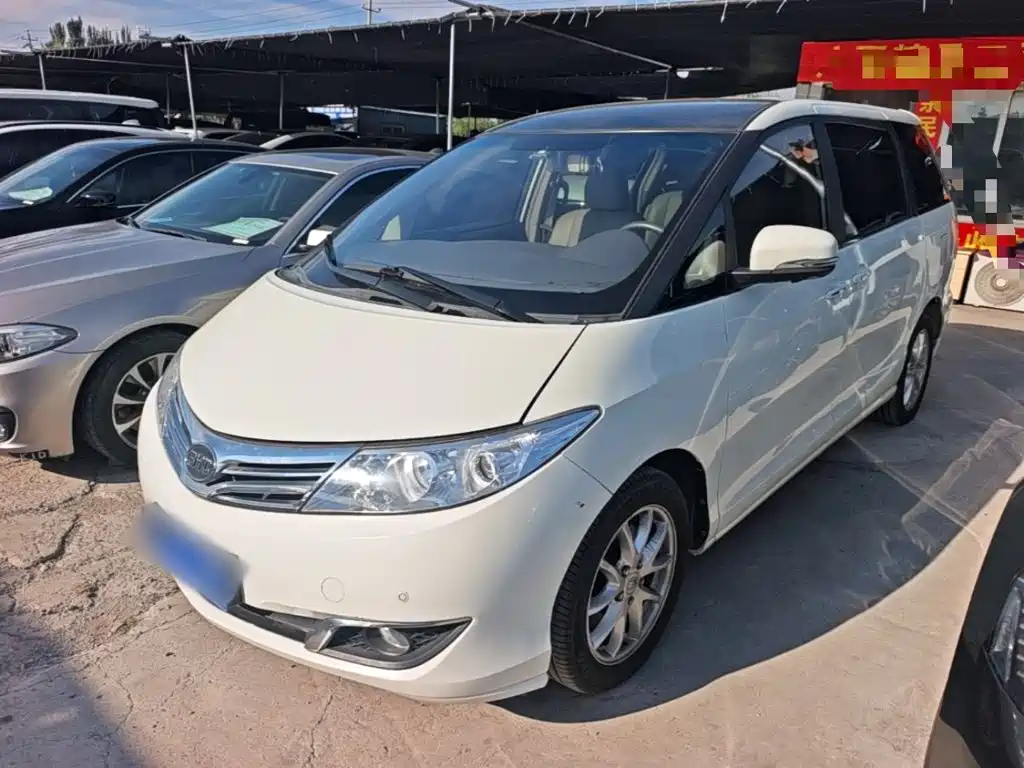 BYD M6 2016 2015 2.4L Automatic Premium Edition