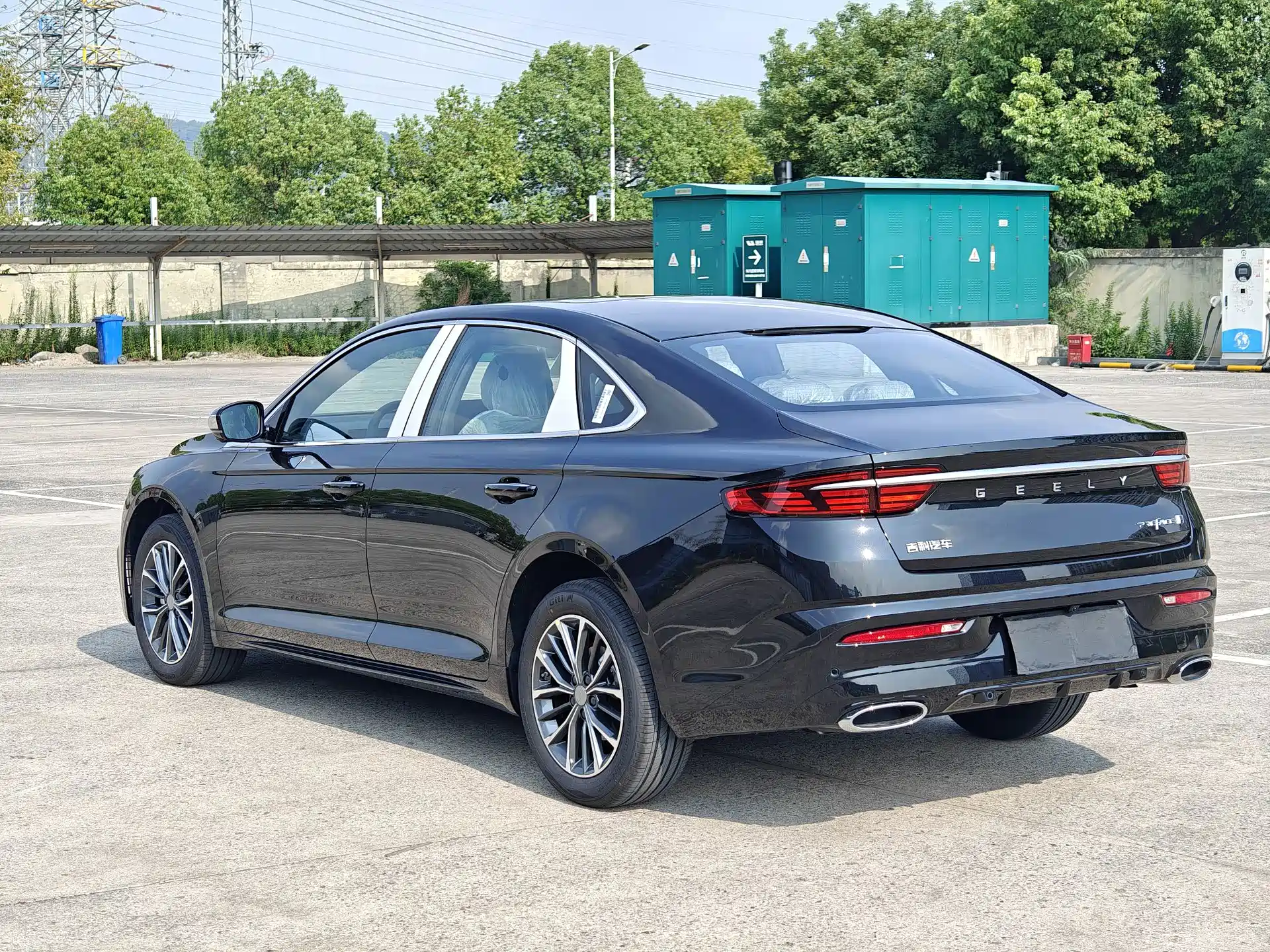 Фото 4 - Geely Preface