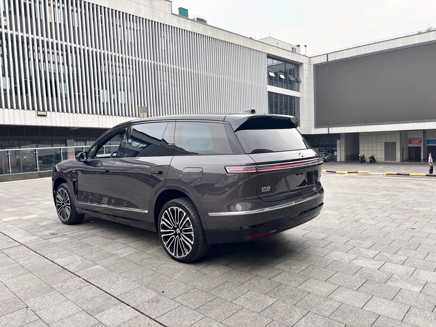NIO ES8 2025 2025 Base Model