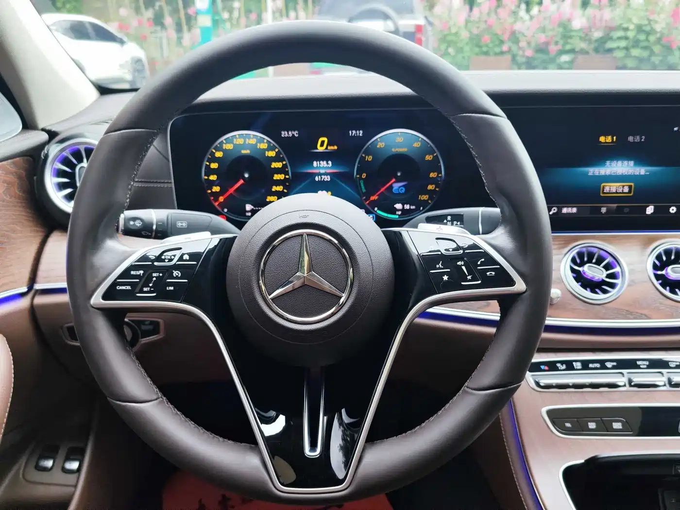 Mercedes-Benz E-Class New Energy 2022 E 350 e L Plug-in Hybrid Sports Sedan фото 11