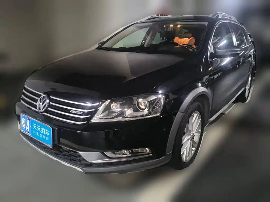صورة 1 - Volkswagen Magotan (Import)