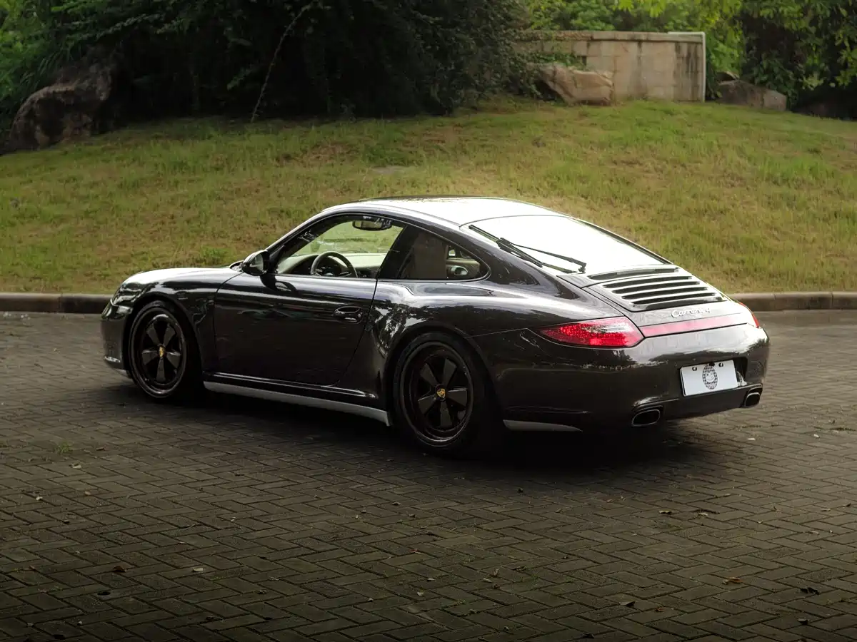 Фото 4 - Porsche 911