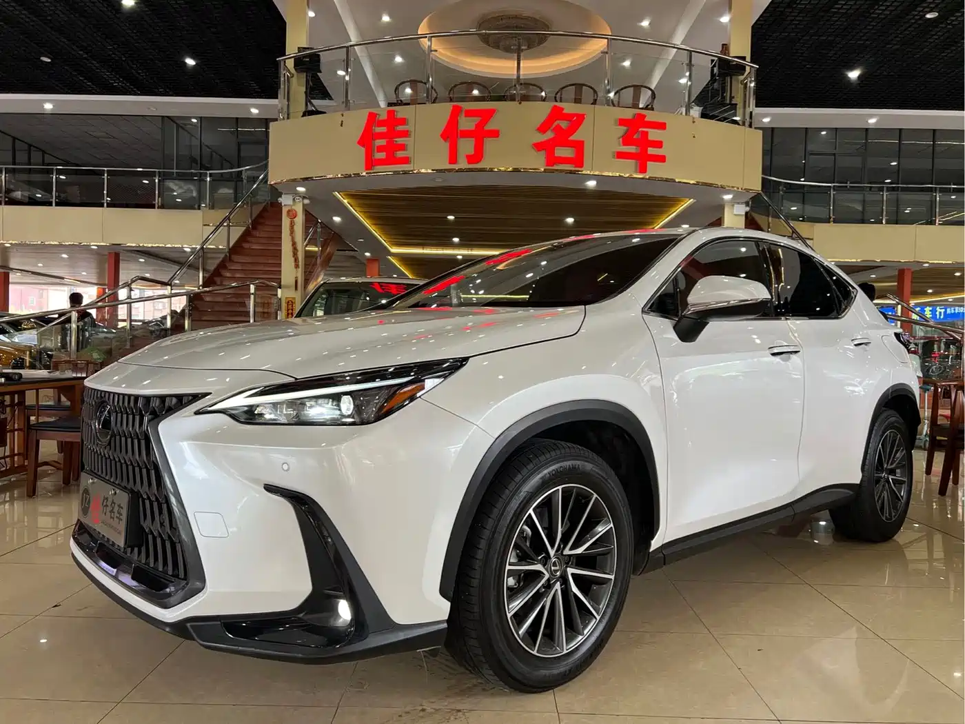 Фото 1 - Lexus NX