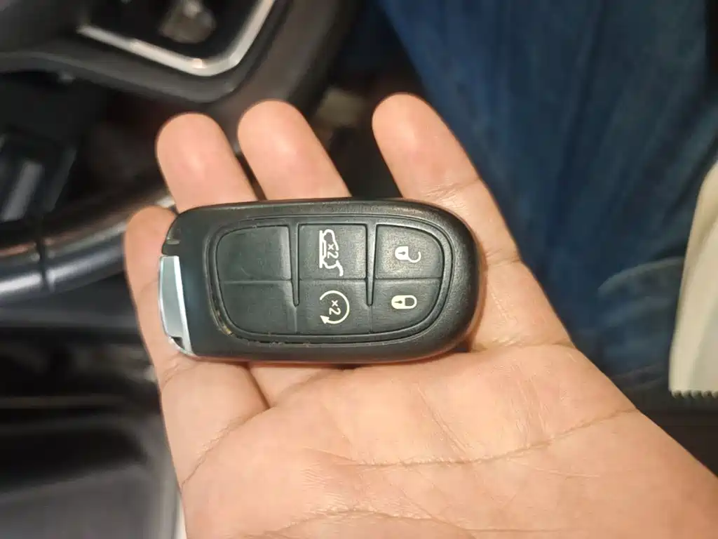Photo 9 - Jeep Grand Commander