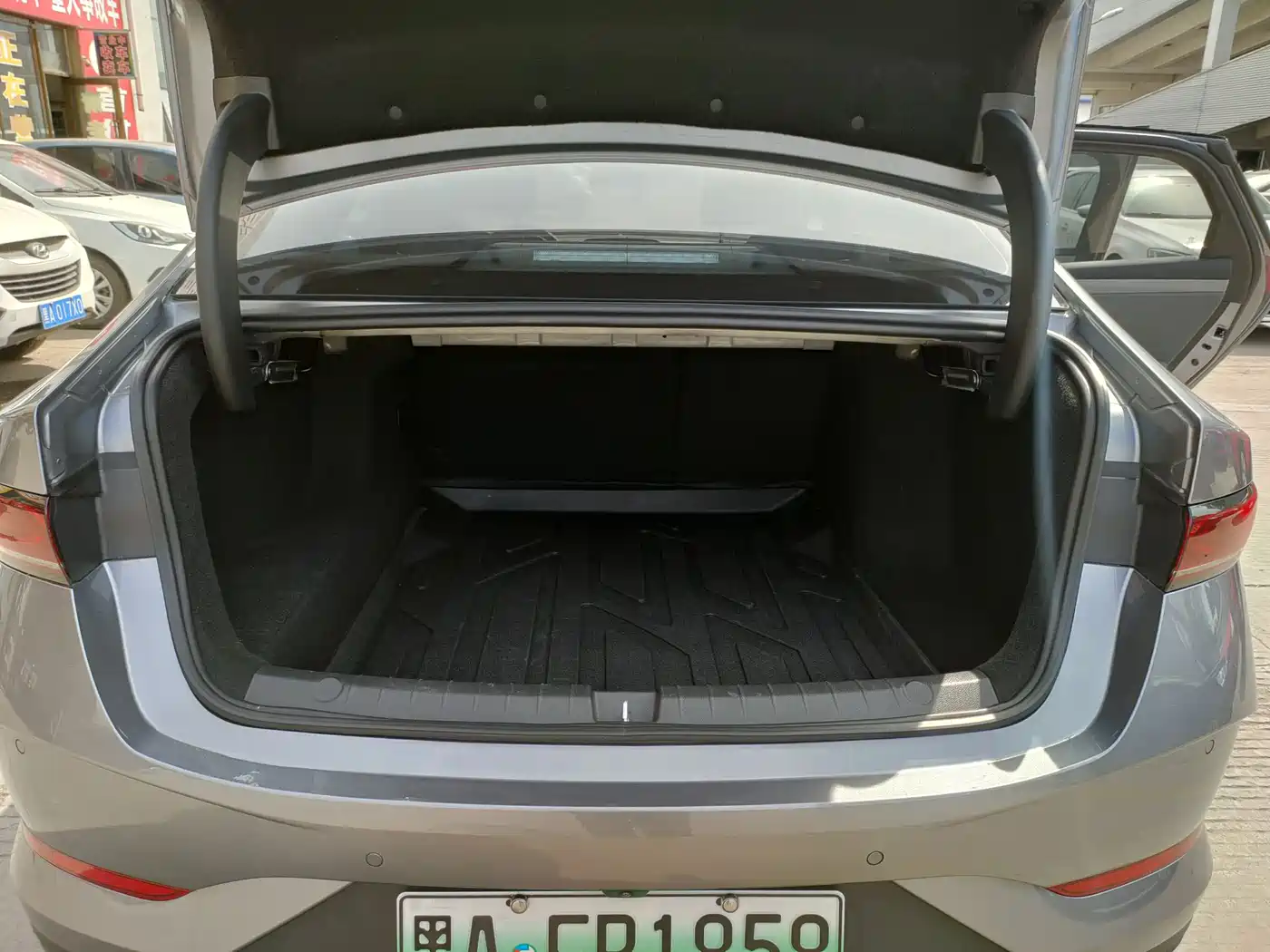 BYD Qin PLUS 2025 DM-i Smart Drive 55KM Leader фото 17