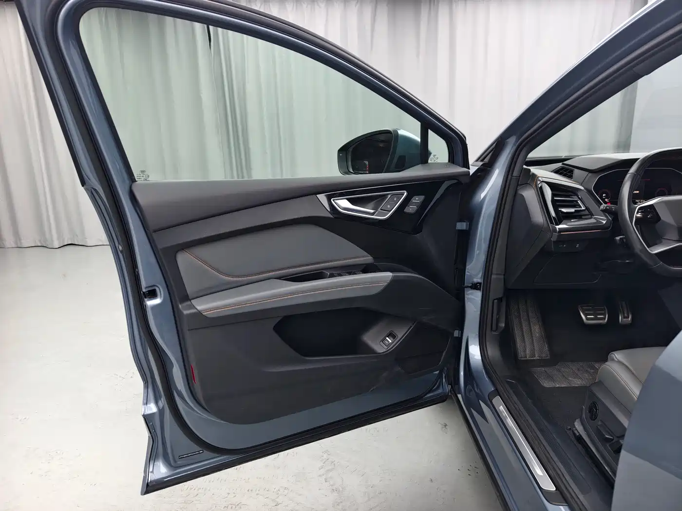 Audi Q4 e-tron 2023 40 e-tron Innovation Edition фото 7