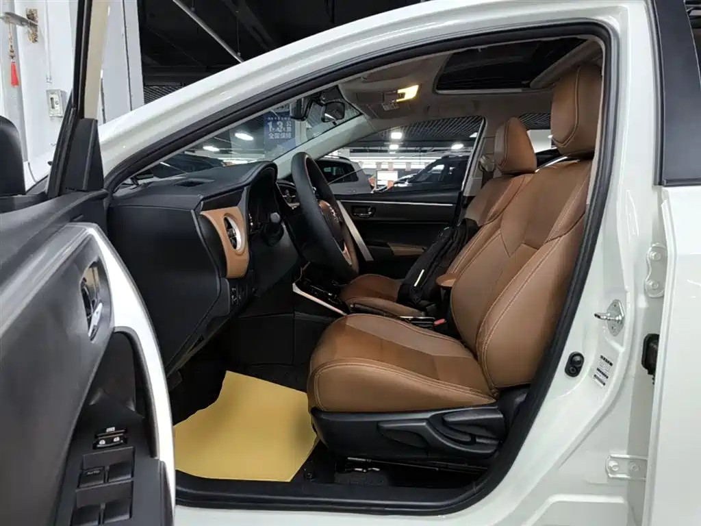 Toyota Levin Twin Engine E+ 2019 1.8PH V E-CVT Luxury Edition фото 16
