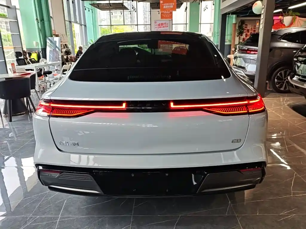 Geely Galaxy Galaxy E8 2024 2024 550km RWD MAX