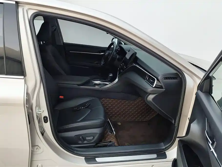 Toyota Camry 2021 2.5G Luxury Edition фото 8