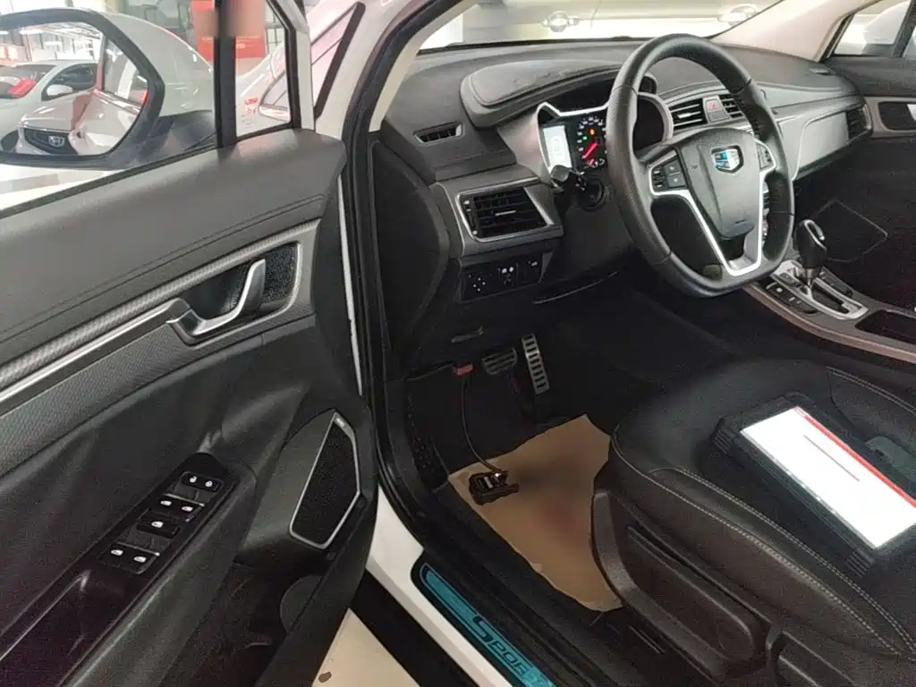 Фото 15 - Geely Emgrand GS