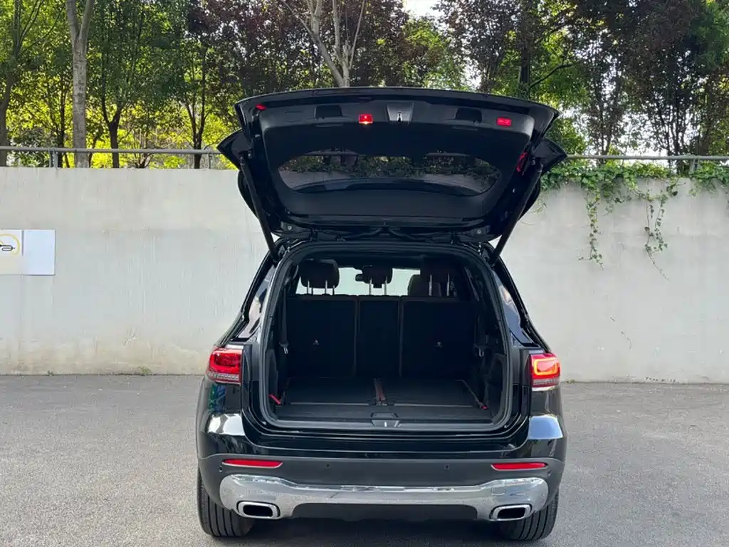 MERCEDES-BENZ GLB