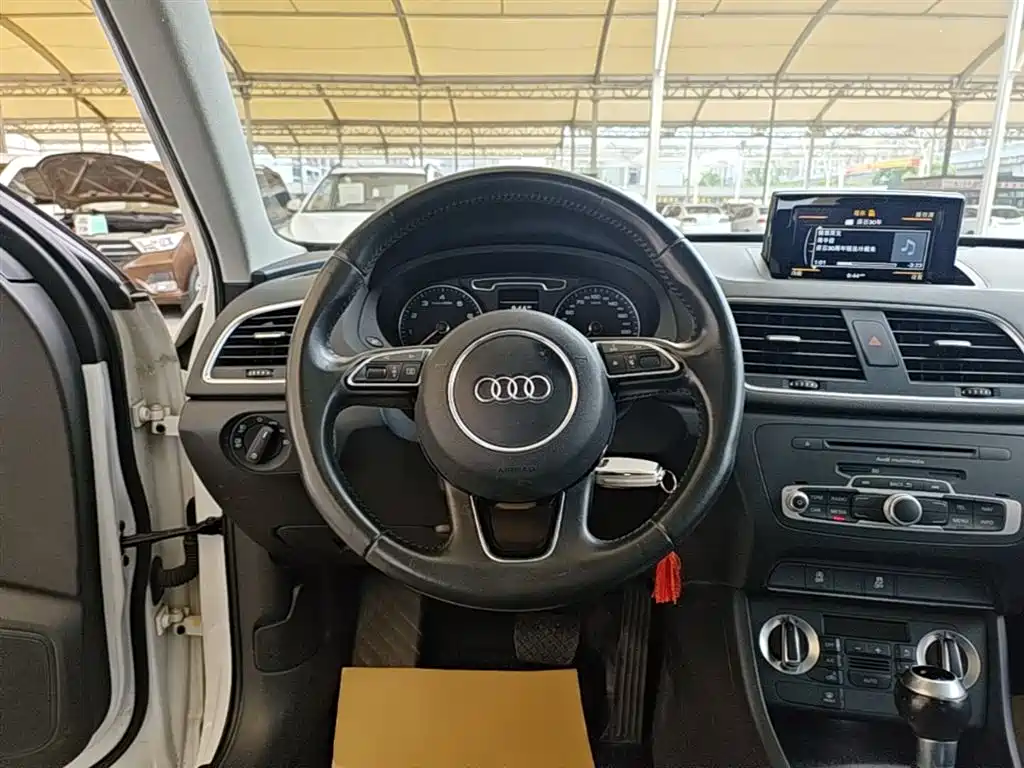 Audi Q3 2015 35 TFSI Millionth Anniversary Intelligent Leader фото 11