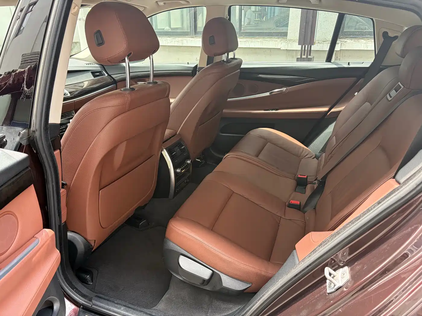 BMW 5 Series GT 2014 535i Leading фото 13