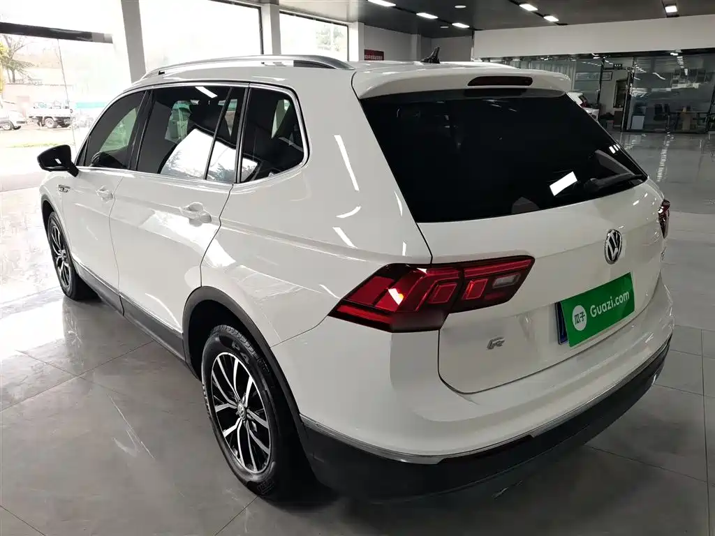Volkswagen Tiguan L 2018 330TSI Automatic 2WD Luxury Edition фото 23